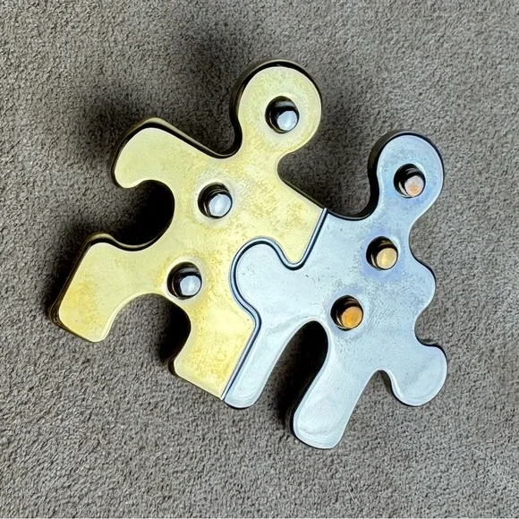 VINTAGE PIN BROOCH PUZZLE PIECES - Picture 2 of 5